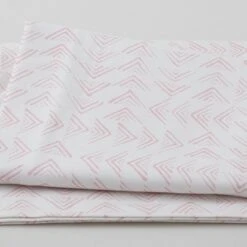 Breezeway Favorites - Triangles Cream Light Red 2 Yd Cut