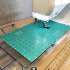 Sew Steady® Grid Glider -Clover Outlet Store d0501c75 d20a 359f 9719 7bbc903af88a